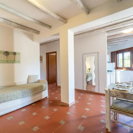 Chic Antonina One Bedroom No2175