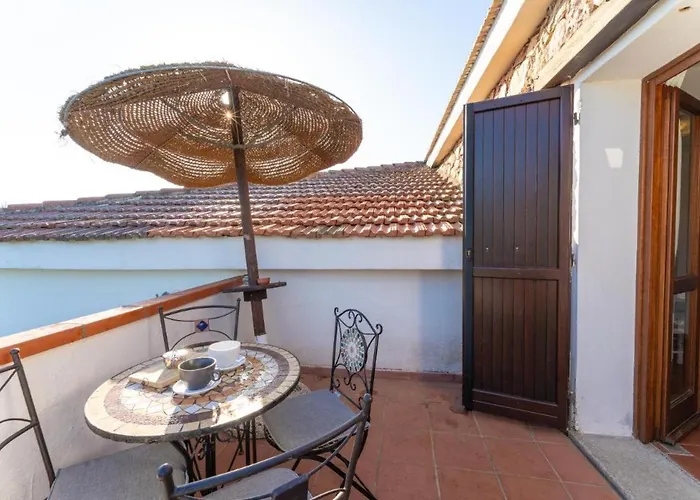 Chic Antonina One Bedroom No2175